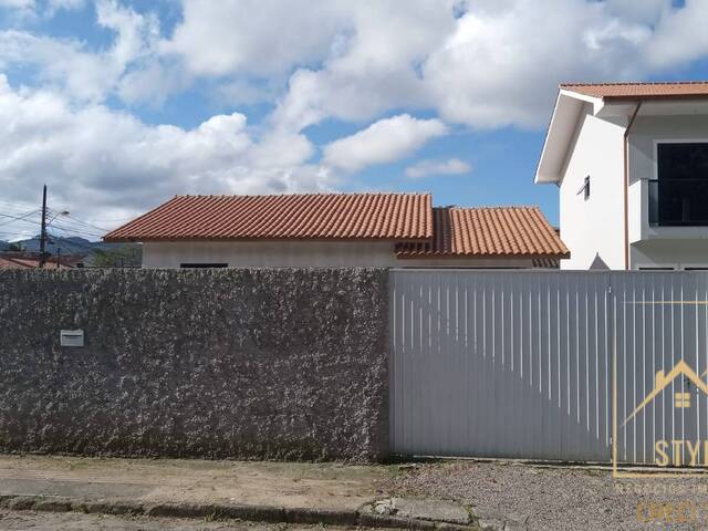 #980 - Casa para Venda em São José - SC - 2