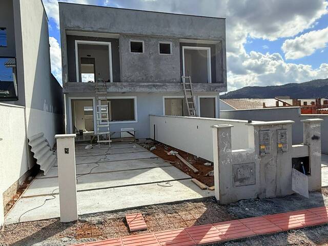 #1070 - Sobrado para Venda em Palhoça - SC - 2