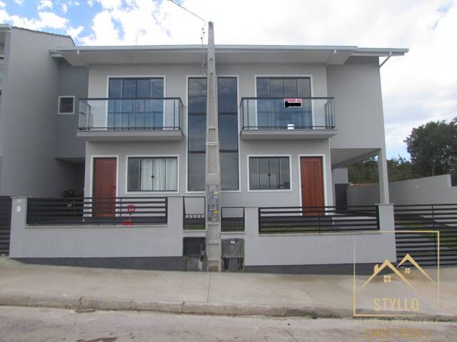 #1096 - Sobrado para Venda em São José - SC - 2
