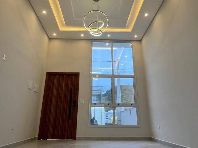#1136 - Casa para Venda em São José - SC - 2