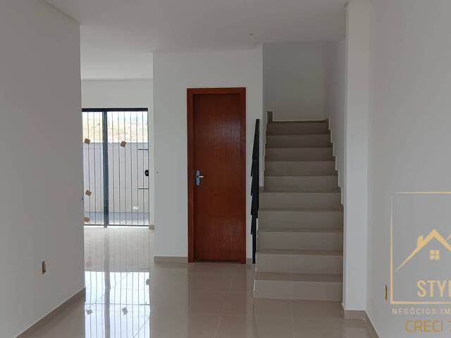 Sobrado para Venda em São José - 4