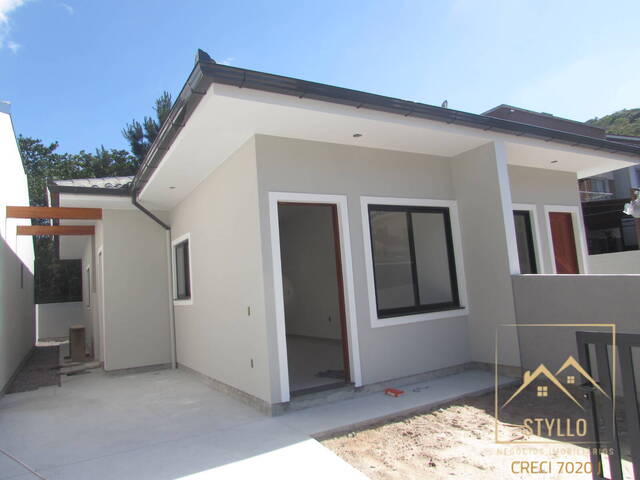 #1211 - Casa para Venda em São José - SC - 2