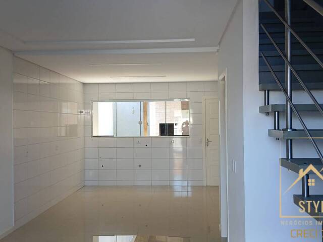 Sobrado para Venda em São José - 4