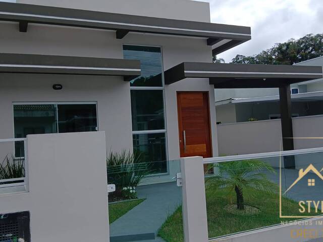 #1318 - Casa para Venda em São José - SC - 2