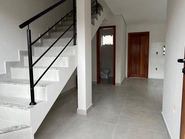 #1328 - Casa para Venda em São José - SC - 2