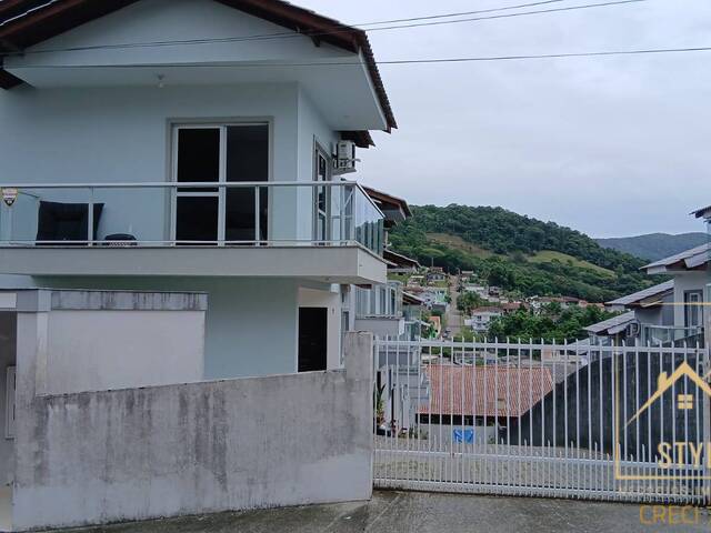 #1330 - Casa para Venda em São José - SC - 2