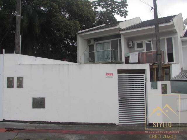 #1353 - Casa para Venda em São José - SC - 2