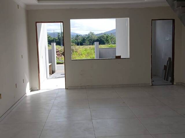 Sobrado para Venda em São José - 4