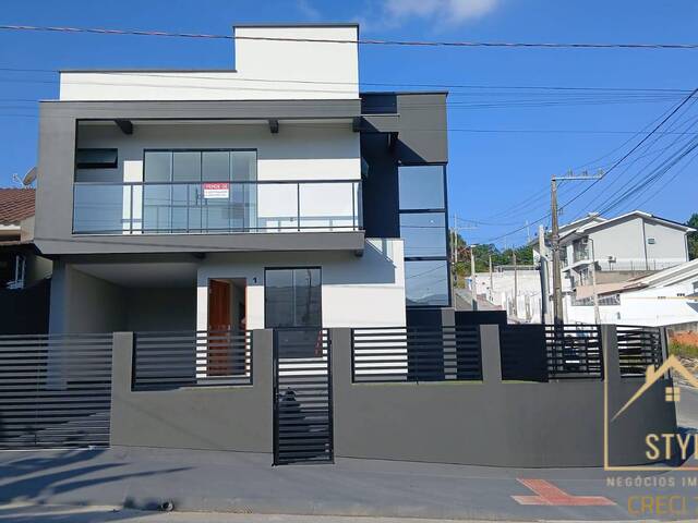 Sobrado para Venda em São José - 3