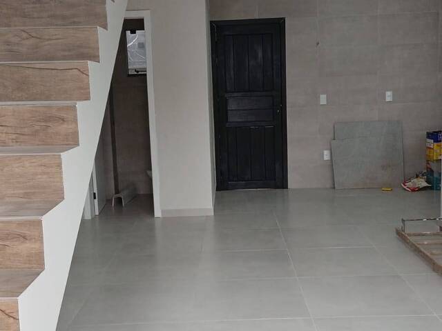 Sobrado para Venda em São José - 4