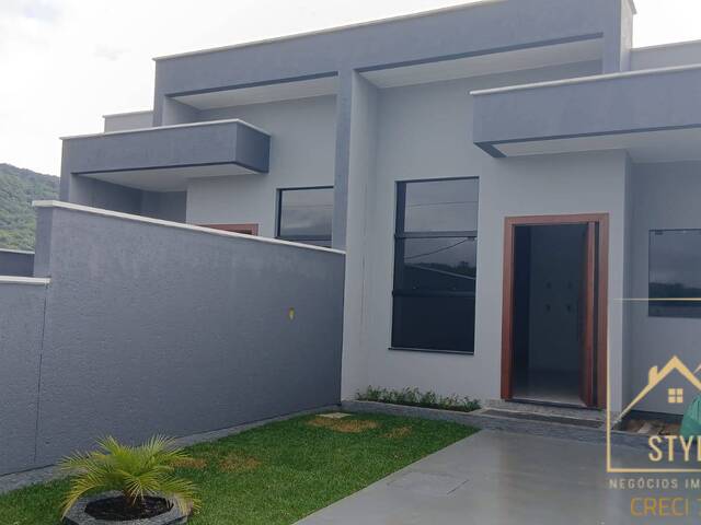 #1384 - Casa para Venda em São José - SC - 2