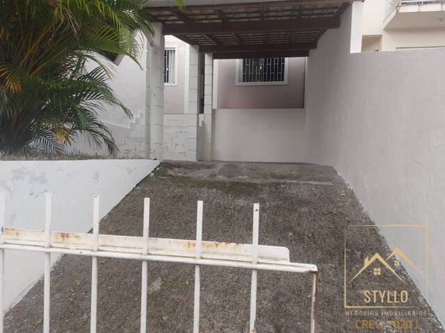 #1436 - Sobrado para Venda em São José - SC - 2