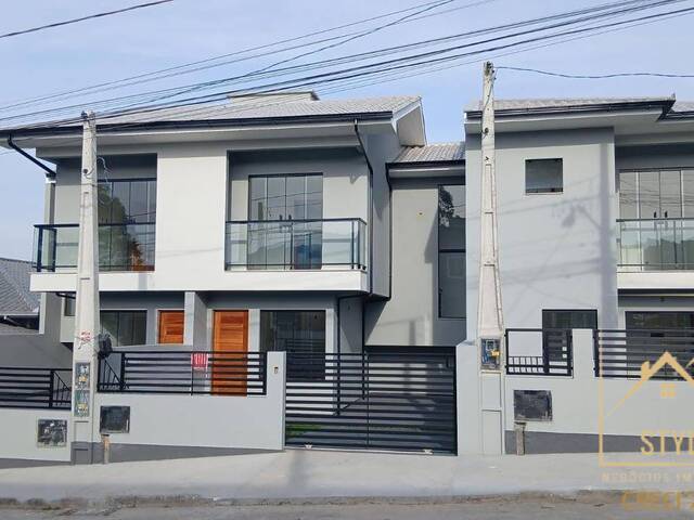 #1437 - Sobrado para Venda em São José - SC - 2