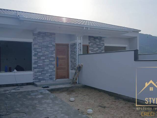 #1438 - Casa para Venda em São José - SC - 2