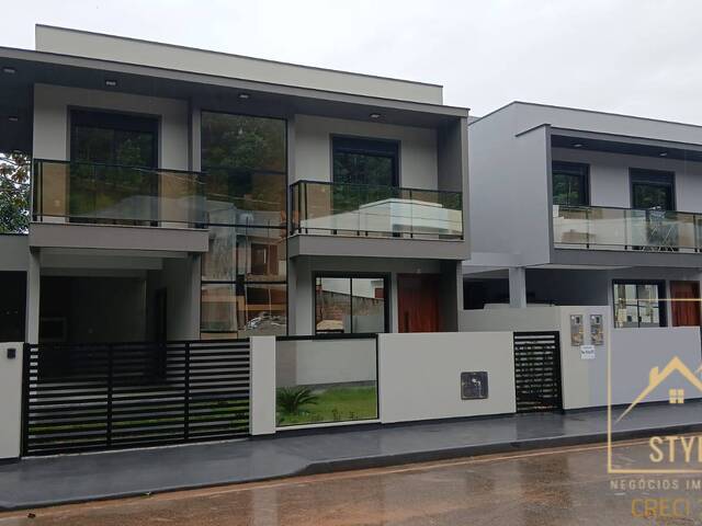 #1442 - Sobrado para Venda em São José - SC - 2