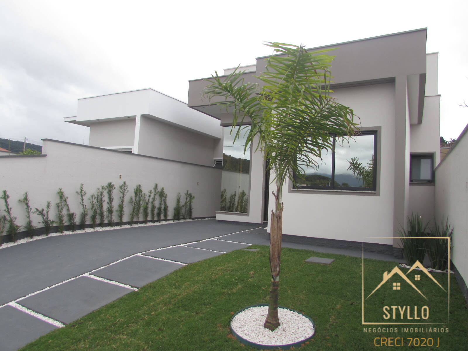 Casa à venda com 2 quartos, 63m² - Foto 2