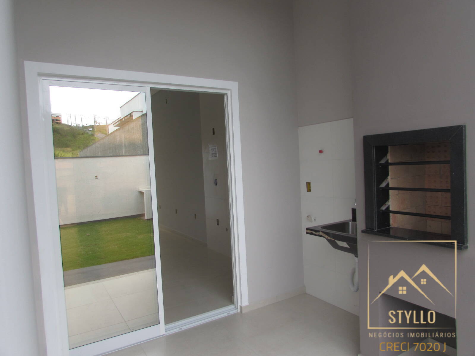 Casa à venda com 2 quartos, 63m² - Foto 10