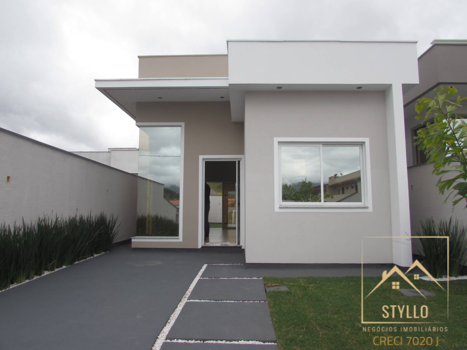 Casa à venda com 2 quartos, 63m² - Foto 1