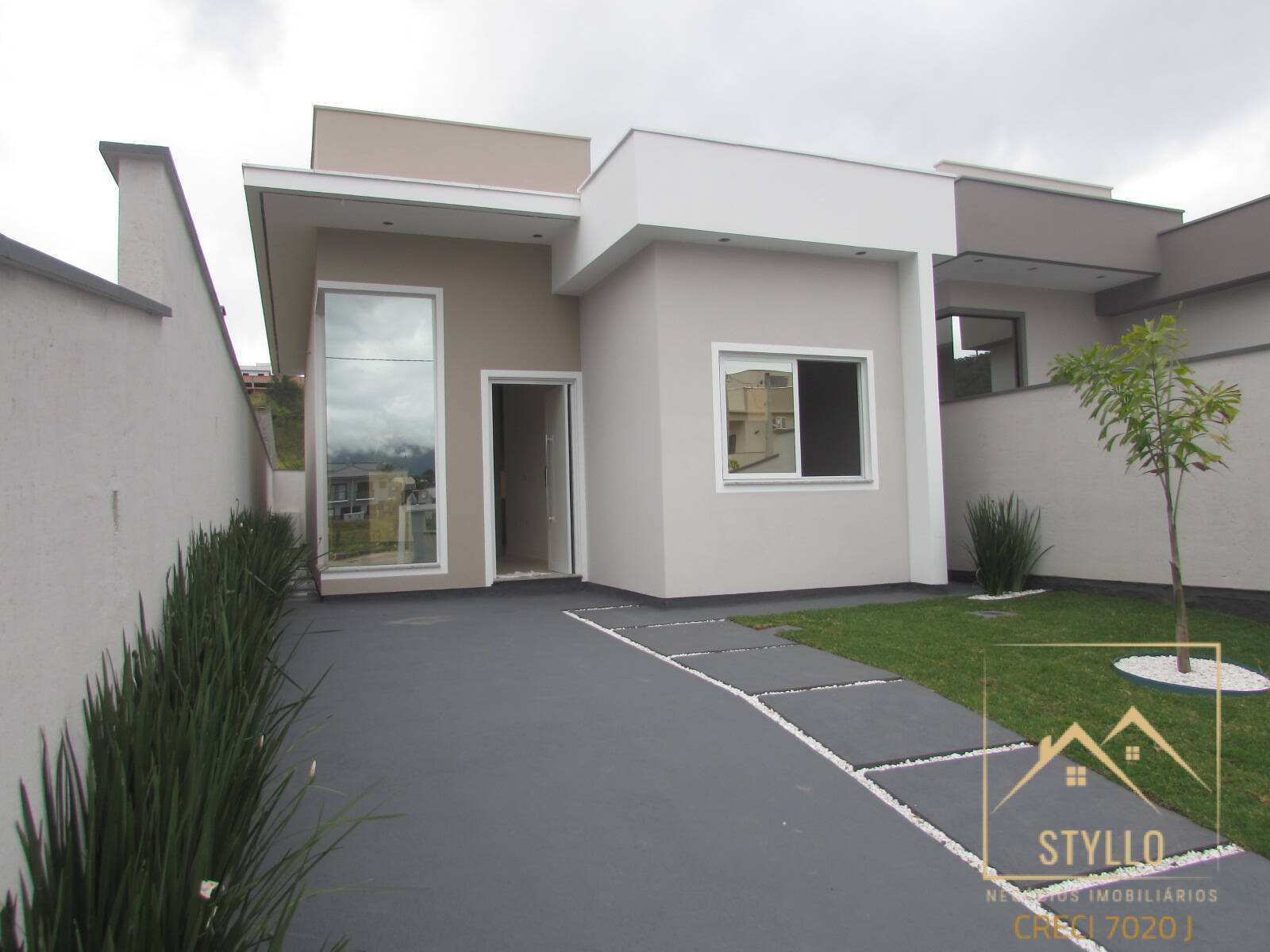 Casa à venda com 2 quartos, 63m² - Foto 2