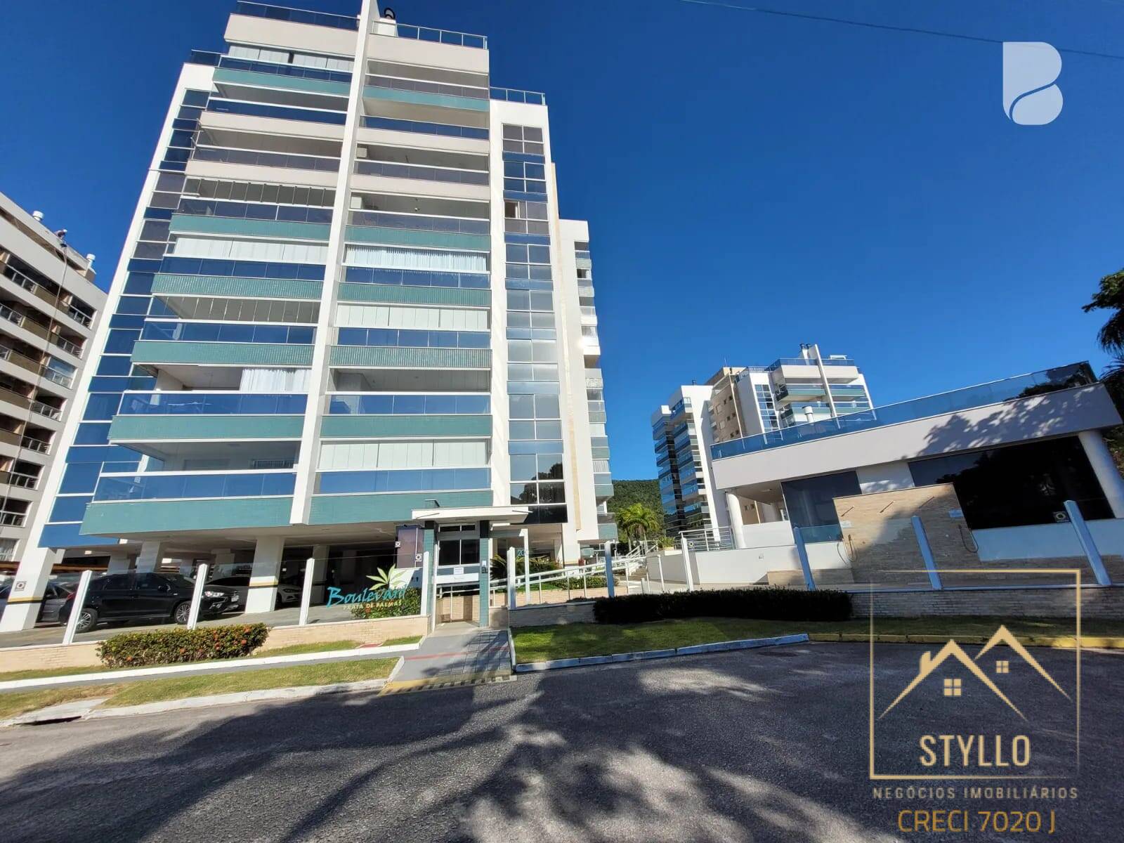 Cobertura, 3 quartos, 203 m² - Foto 2